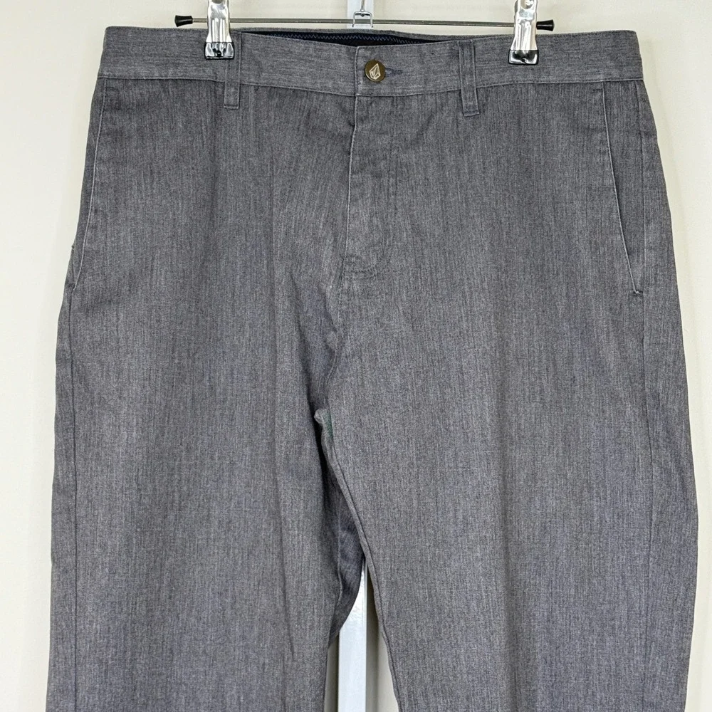 Volcom Men's‎ Gray Straight Leg Casual Pants Size 32 Cotton Blend Flat Front